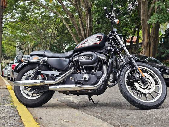 HARLEY-DAVIDSON SPORTSTER XL 883 R 